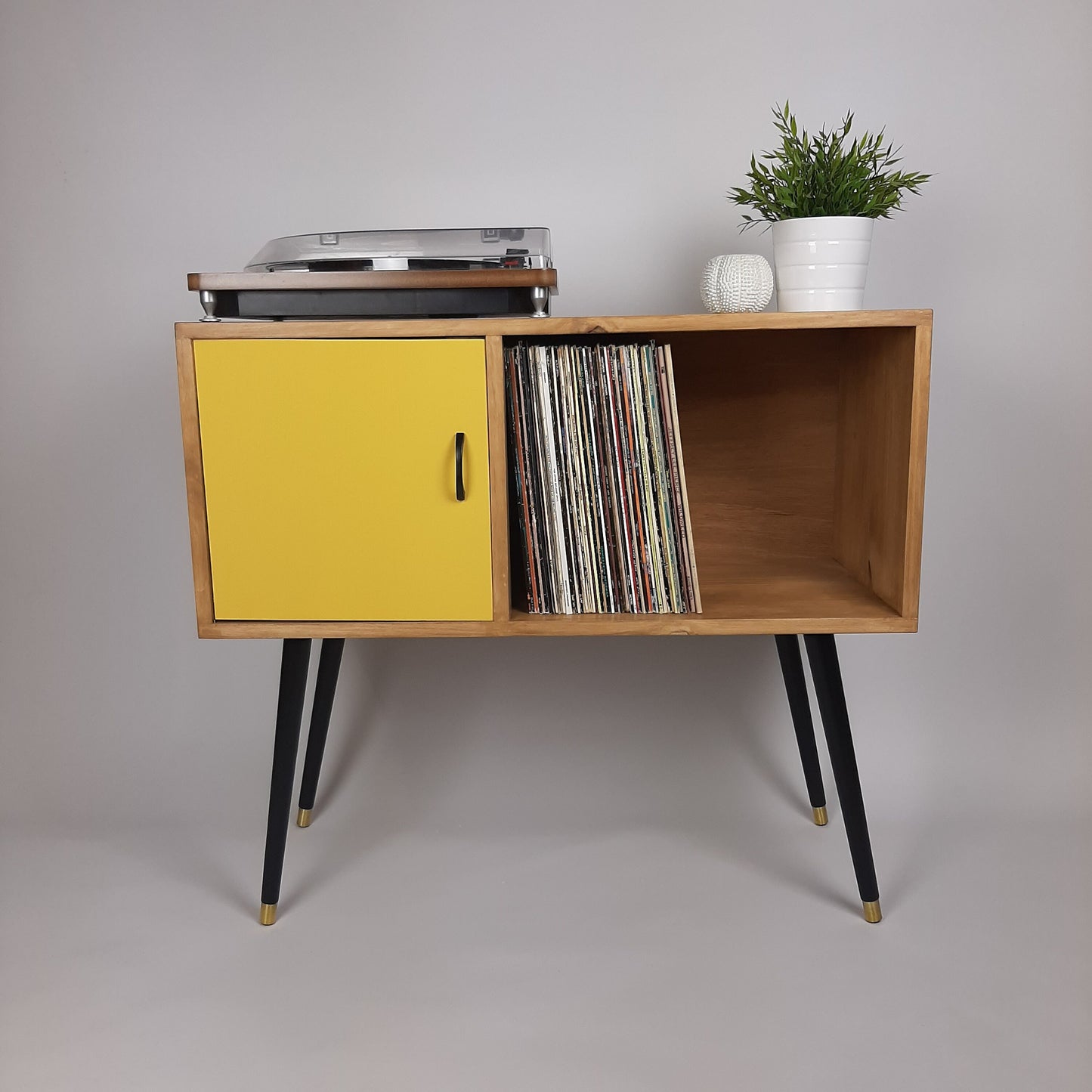 Oak Console Table with Mustard Yellow Door and Satin Black Handle | Vinyl Record Storage | Credenza | 100 % Sustainable | Pink