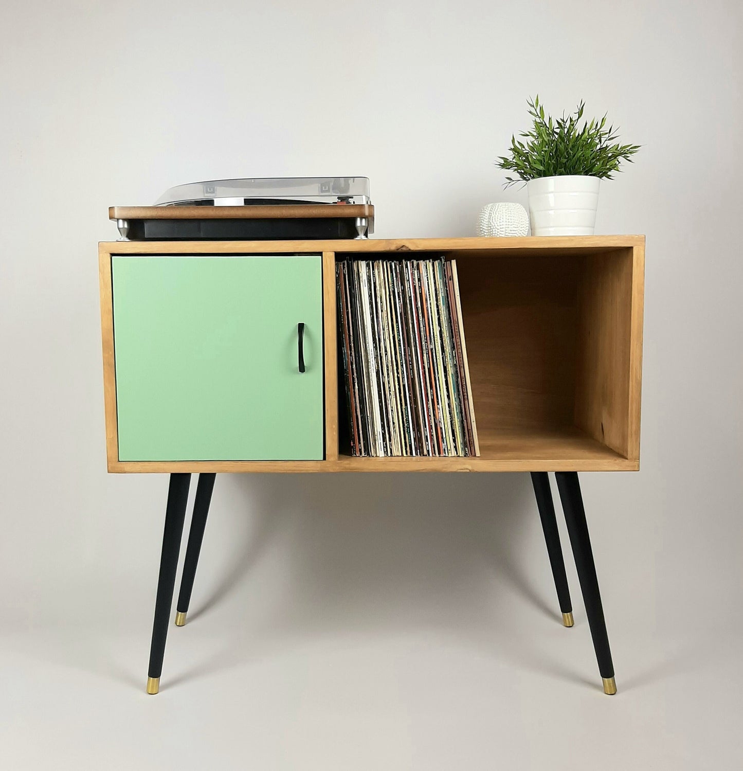 Oak Console Table with Pastel Green Door and Satin Black Handle | Vinyl Record Storage | Credenza | 100 % Sustainable