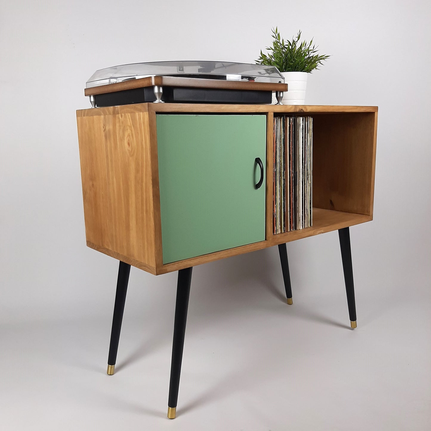Oak Console Table with Pastel Green Door and Satin Black Handle | Vinyl Record Storage | Credenza | 100 % Sustainable