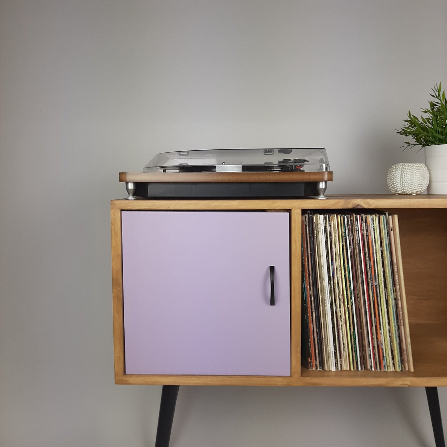 Oak Console Table with Lilac Door and Satin Black Handle | Vinyl Record Storage | Credenza | 100 % Sustainable | Purple