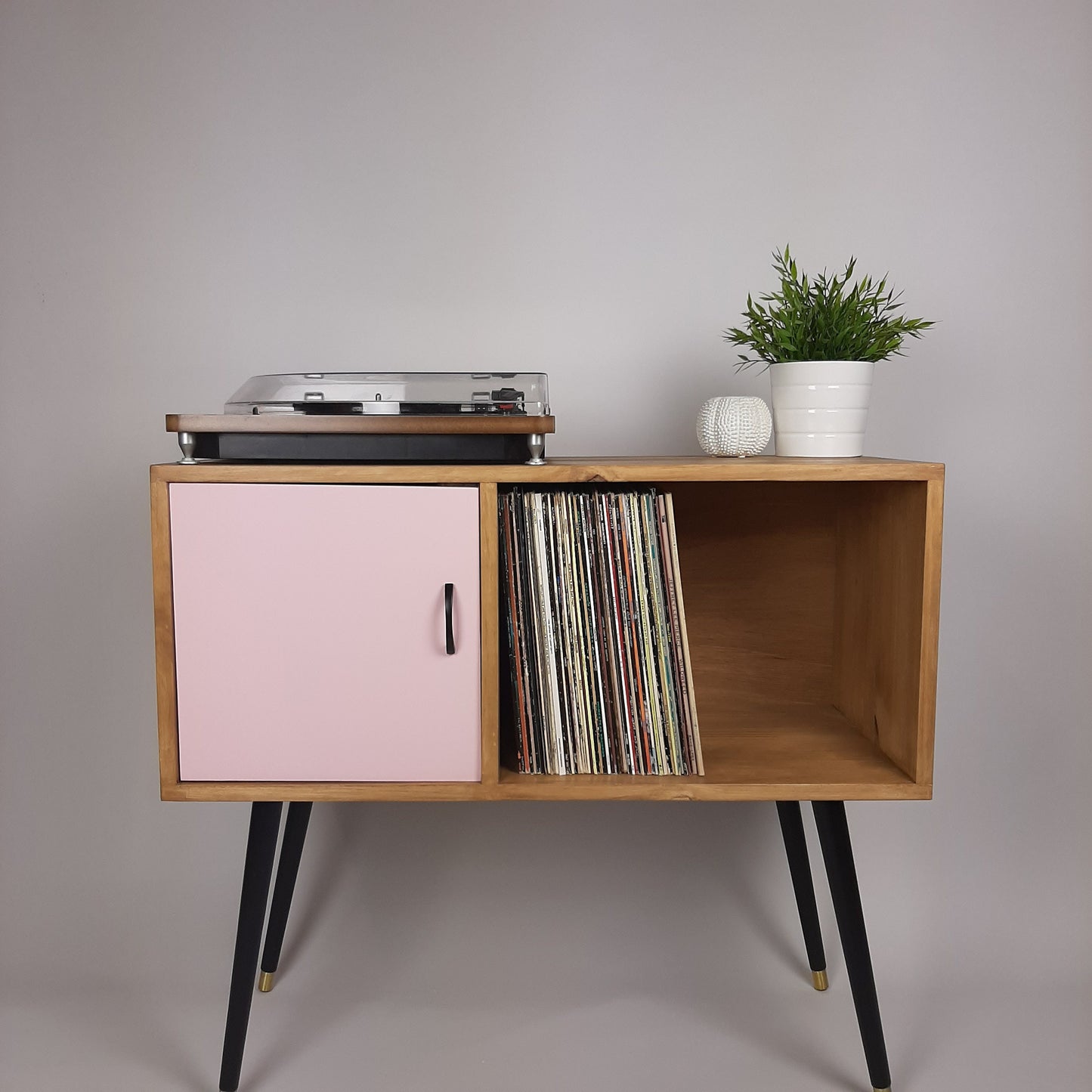 Oak Console Table with Pastel Pink Door and Satin Black Handle | Vinyl Record Storage | Credenza | 100 % Sustainable | Pink
