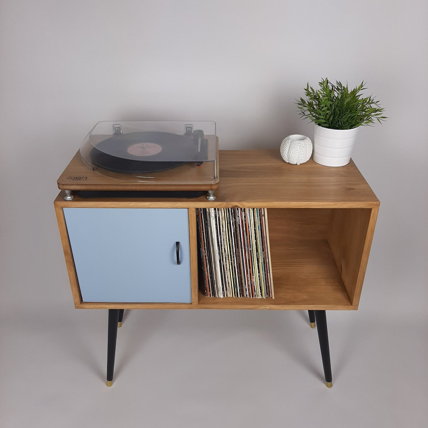 Oak Console Table with Pastel Marine Blue Door and Satin Black Handle | Vinyl Record Storage | Credenza | 100 % Sustainable | Pink